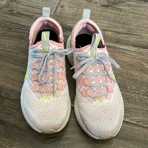 Nike React Escape Run Flyknit Pink Women's Shoe  Size 9,5